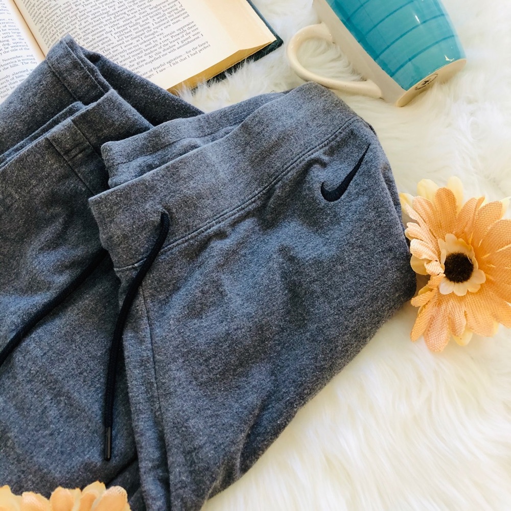 Women’s Nike sweat pants